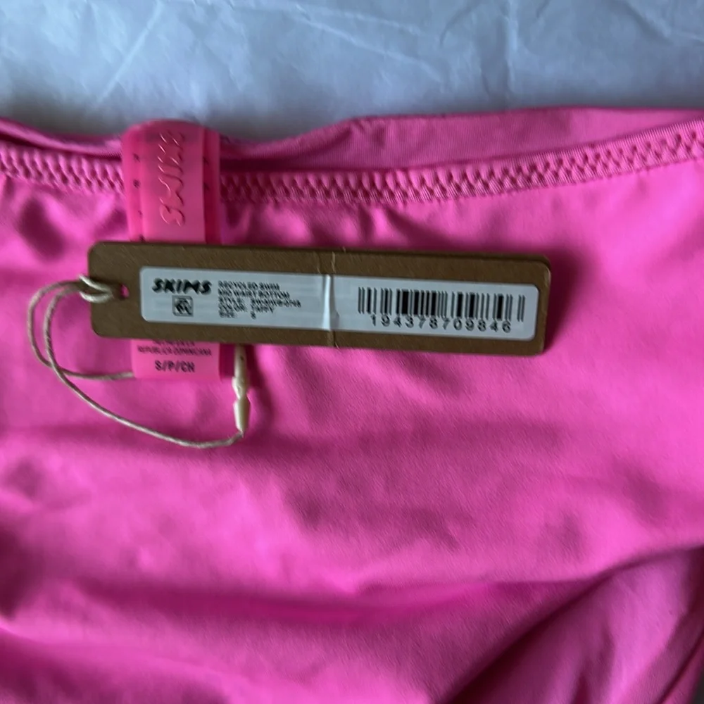 Skims swim bottoms‎ mid waist, color: TAFFY. Size: S NWT